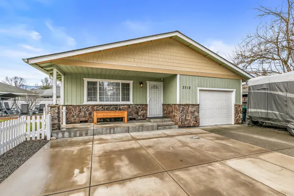 $375,000 | 3712 Colver Road, Phoenix, OR 97535