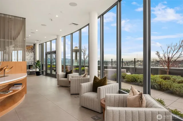 $690,000 | 2510 6th Avenue, Unit 1401, Seattle, WA 98121