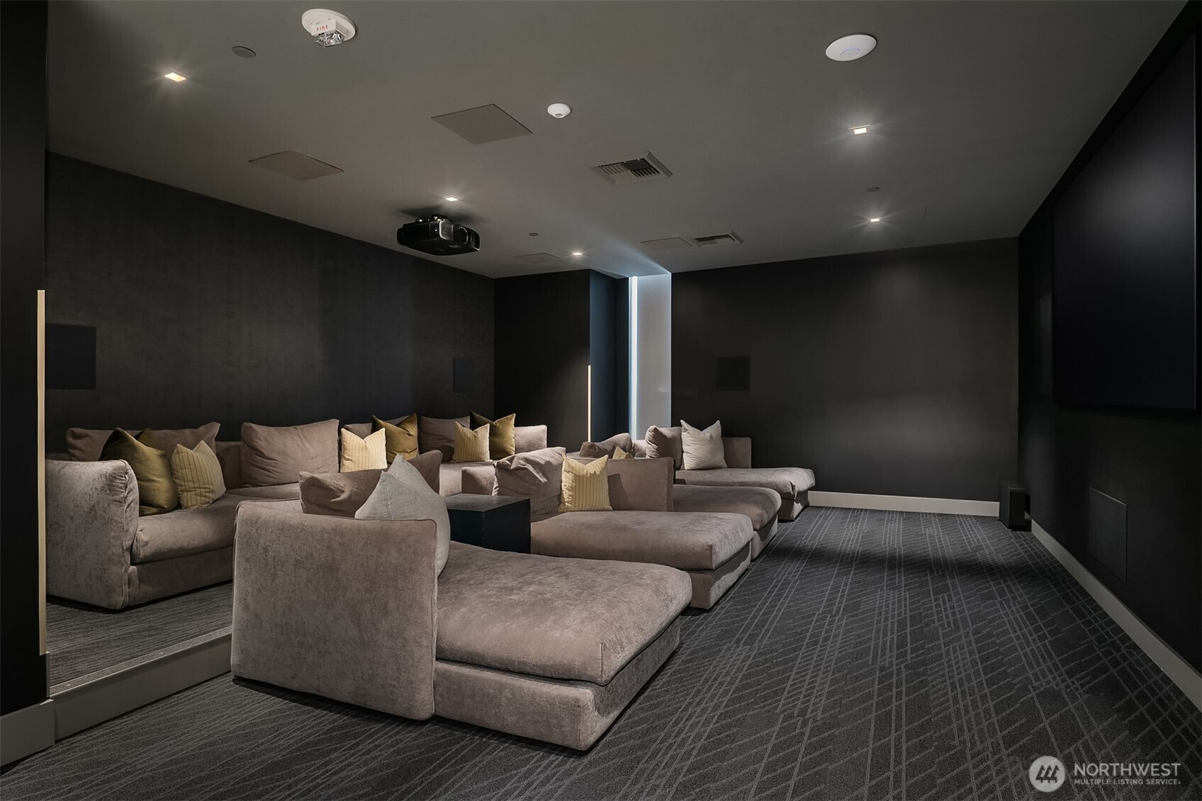 2510 6th Avenue, Unit 1401 Seattle, WA 98121 - Photo 19 of 21