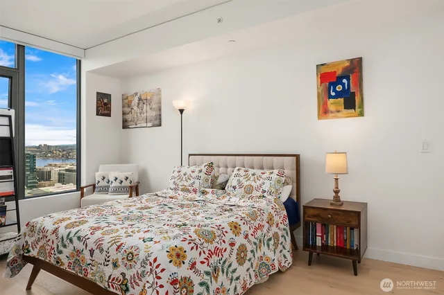 $690,000 | 2510 6th Avenue, Unit 1401, Seattle, WA 98121