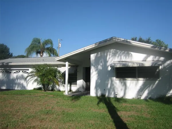 $575,000 | 2245 Cedar Drive, Dunedin, FL 34698