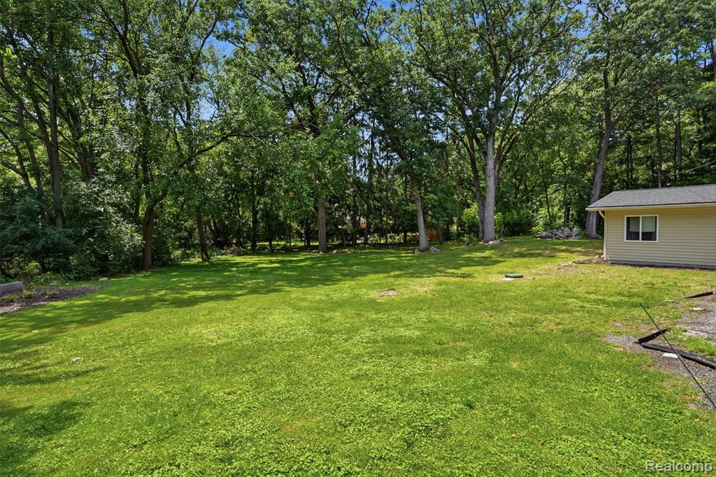 30715 North Greenbriar Road Franklin, MI 48025 - Photo 10 of 43