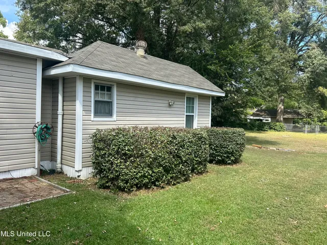 $190,000 | 112 East Jefferson Avenue, Greenwood, MS 38930