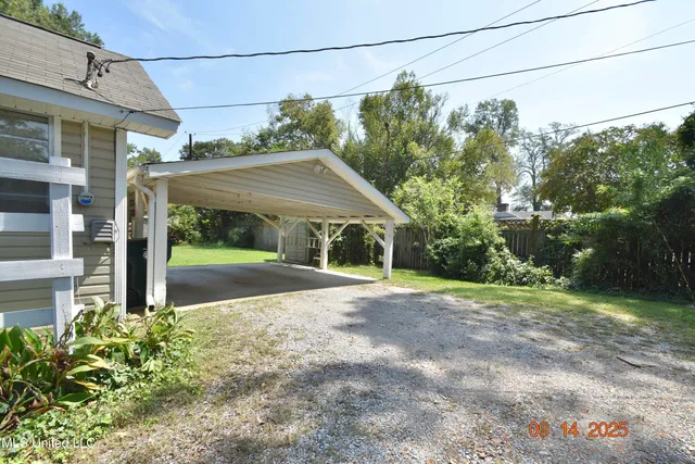 $190,000 | 112 East Jefferson Avenue, Greenwood, MS 38930