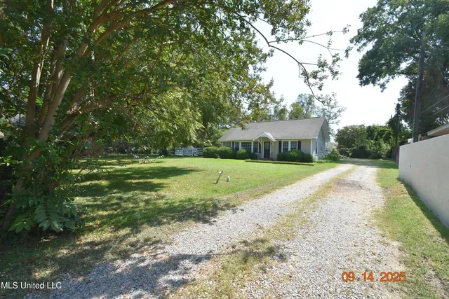 $190,000 | 112 East Jefferson Avenue, Greenwood, MS 38930