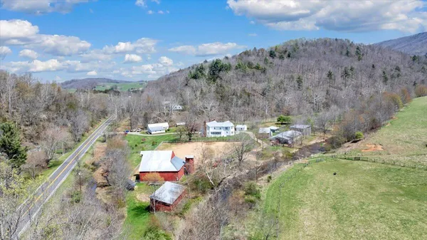 $999,000 | 16 Huffman Store Drive, Newport, VA 24128