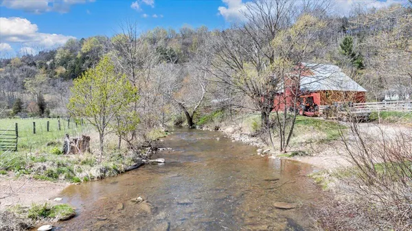 $999,000 | 16 Huffman Store Drive, Newport, VA 24128