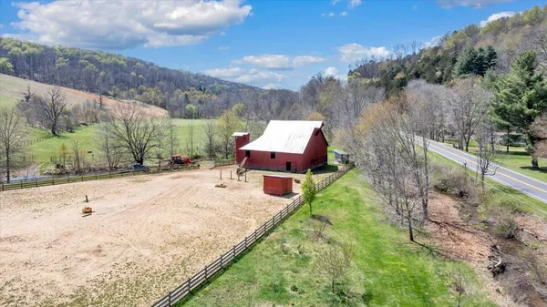 $999,000 | 16 Huffman Store Drive, Newport, VA 24128