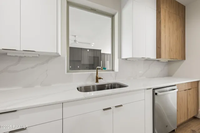 $399,900 | 100 La Rue Malaga, Broussard, LA 70518