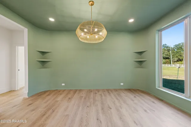 $399,900 | 100 La Rue Malaga, Broussard, LA 70518