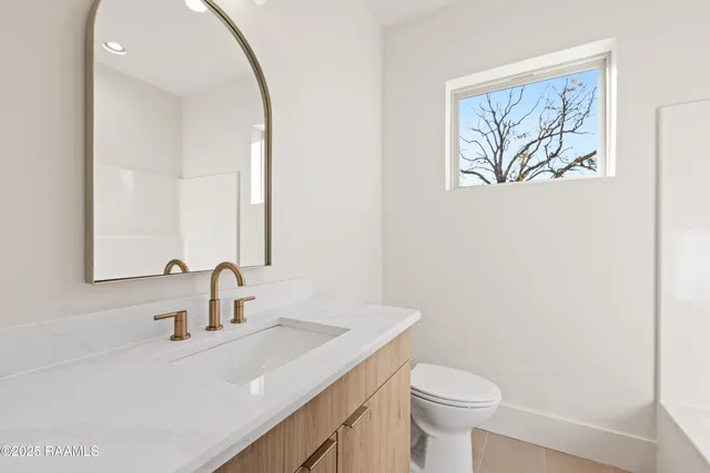 $399,900 | 100 La Rue Malaga, Broussard, LA 70518