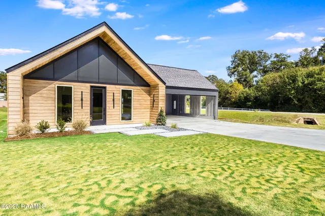 $415,000 | Undisclosed Address, Broussard, LA 70518