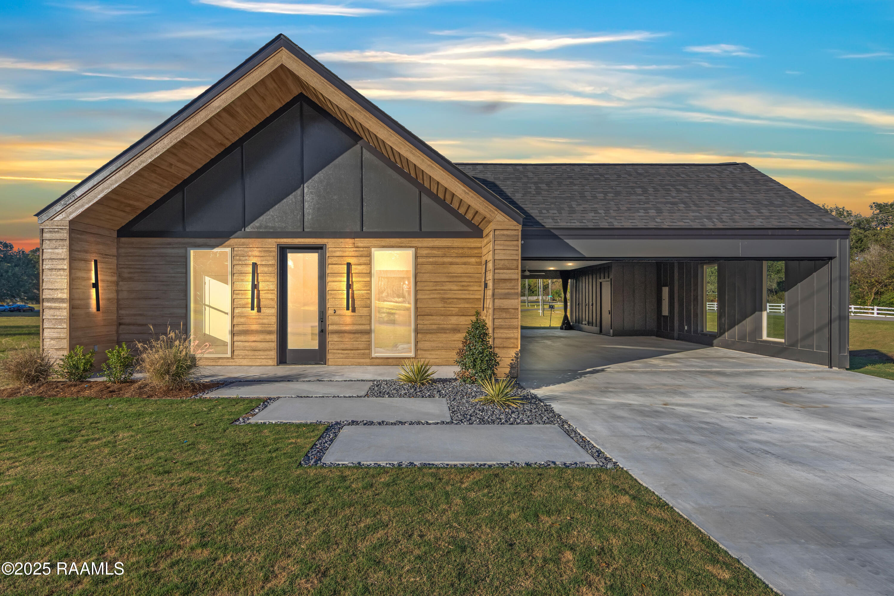 100 La Rue Malaga Broussard, LA 70518 - Photo 44 of 45 twilight