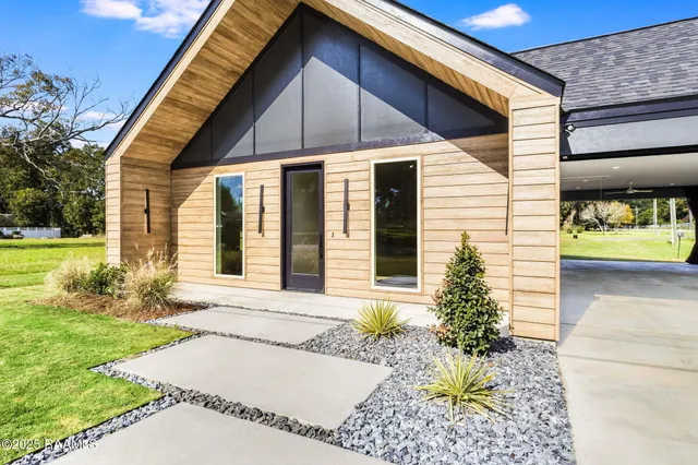 $415,000 | Undisclosed Address, Broussard, LA 70518