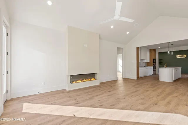 $399,900 | 100 La Rue Malaga, Broussard, LA 70518