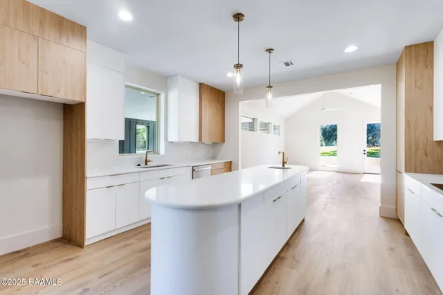 $415,000 | Undisclosed Address, Broussard, LA 70518