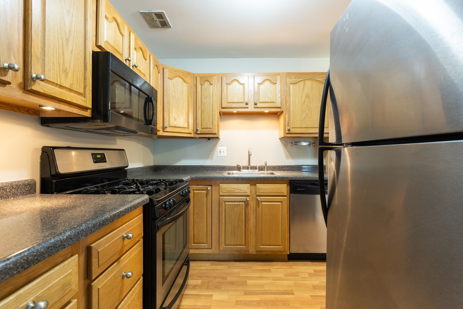 16W535 79th Street, Unit 203 Willowbrook, IL 60527 - Photo 5 of 11