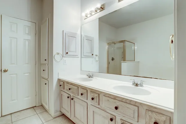 a bathroom with a tub