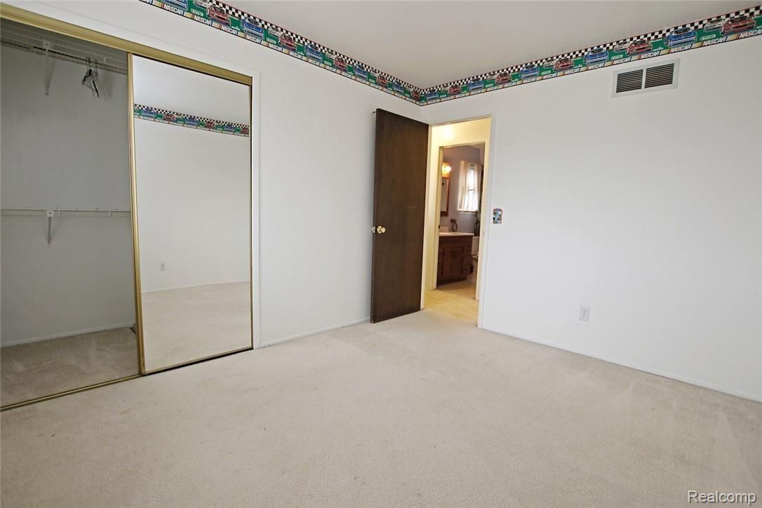 5583 Copley Square Road Grand Blanc, MI 48439 - Photo 24 of 45 24.jpg