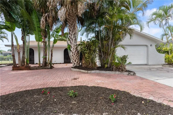 $354,900 | 8925 Dorchester Street, Fort Myers, FL 33907