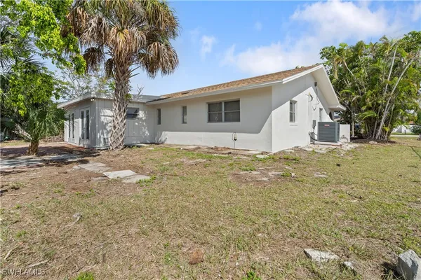$354,900 | 8925 Dorchester Street, Fort Myers, FL 33907