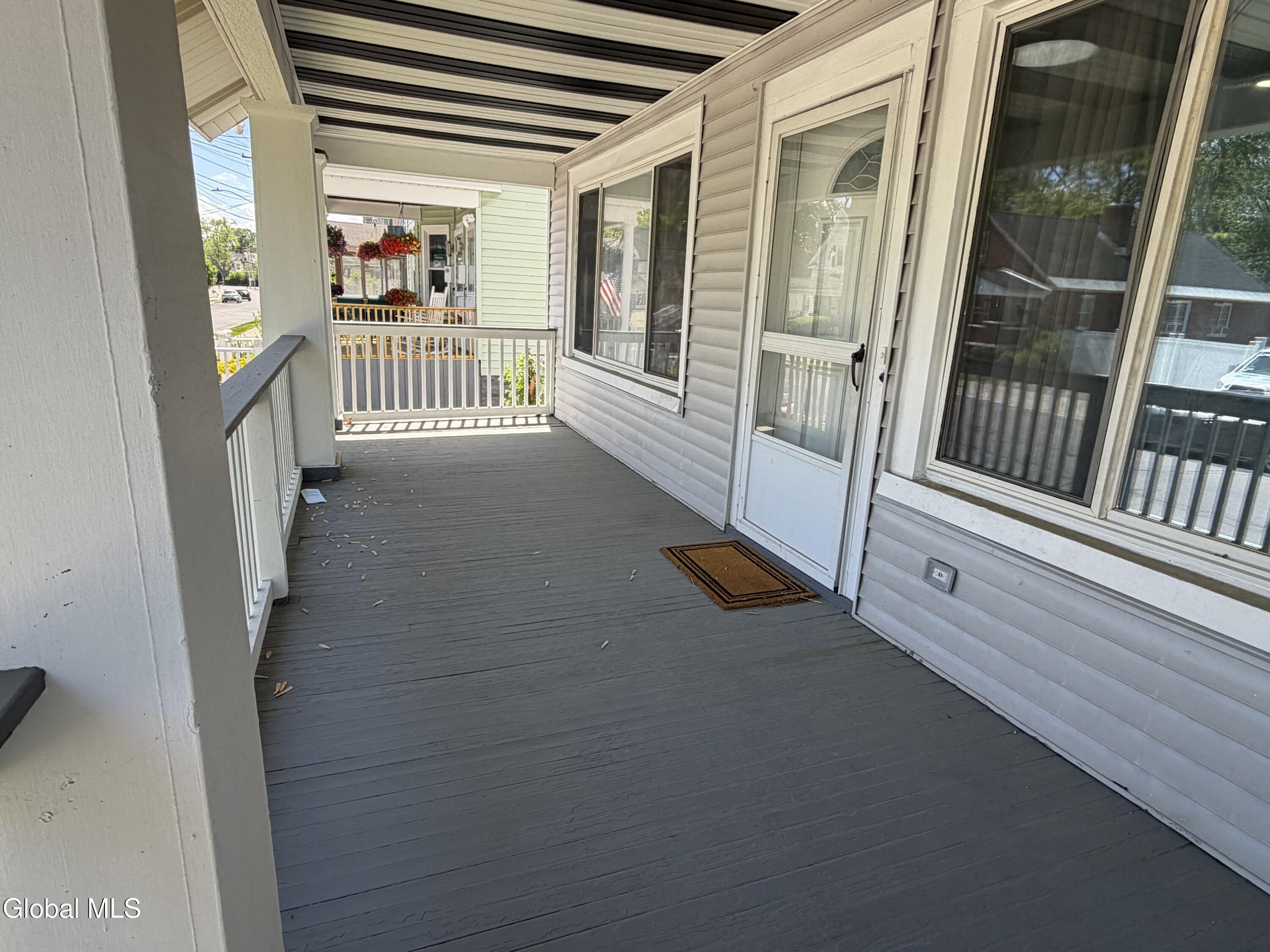 1747 Oneida Street Schenectady, NY 12308 - Photo 3 of 31 IMG_7490