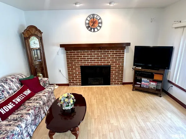 $114,900 | 106 West Hughes, Murrayville, IL 62668