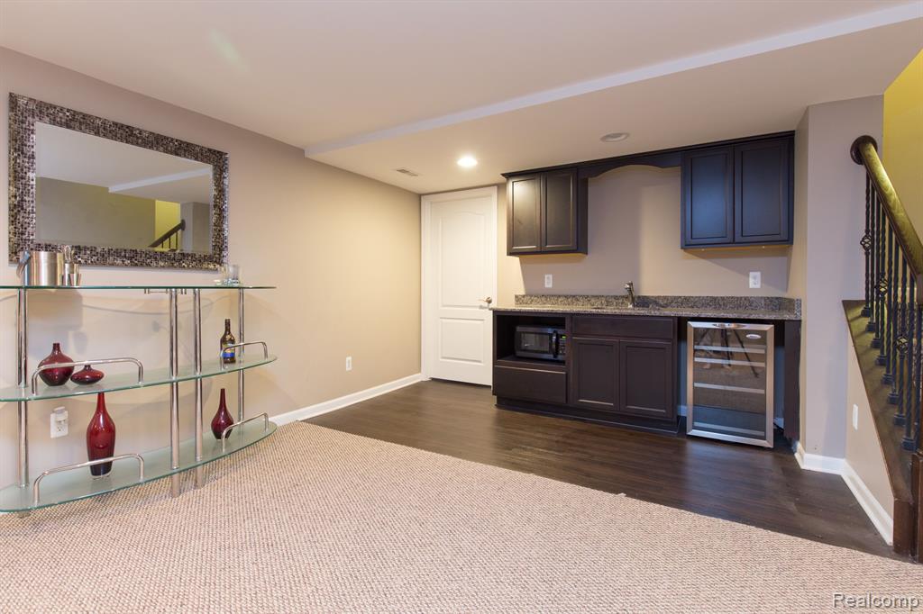 27380 Victoria Road Novi, MI 48374 - Photo 33 of 42