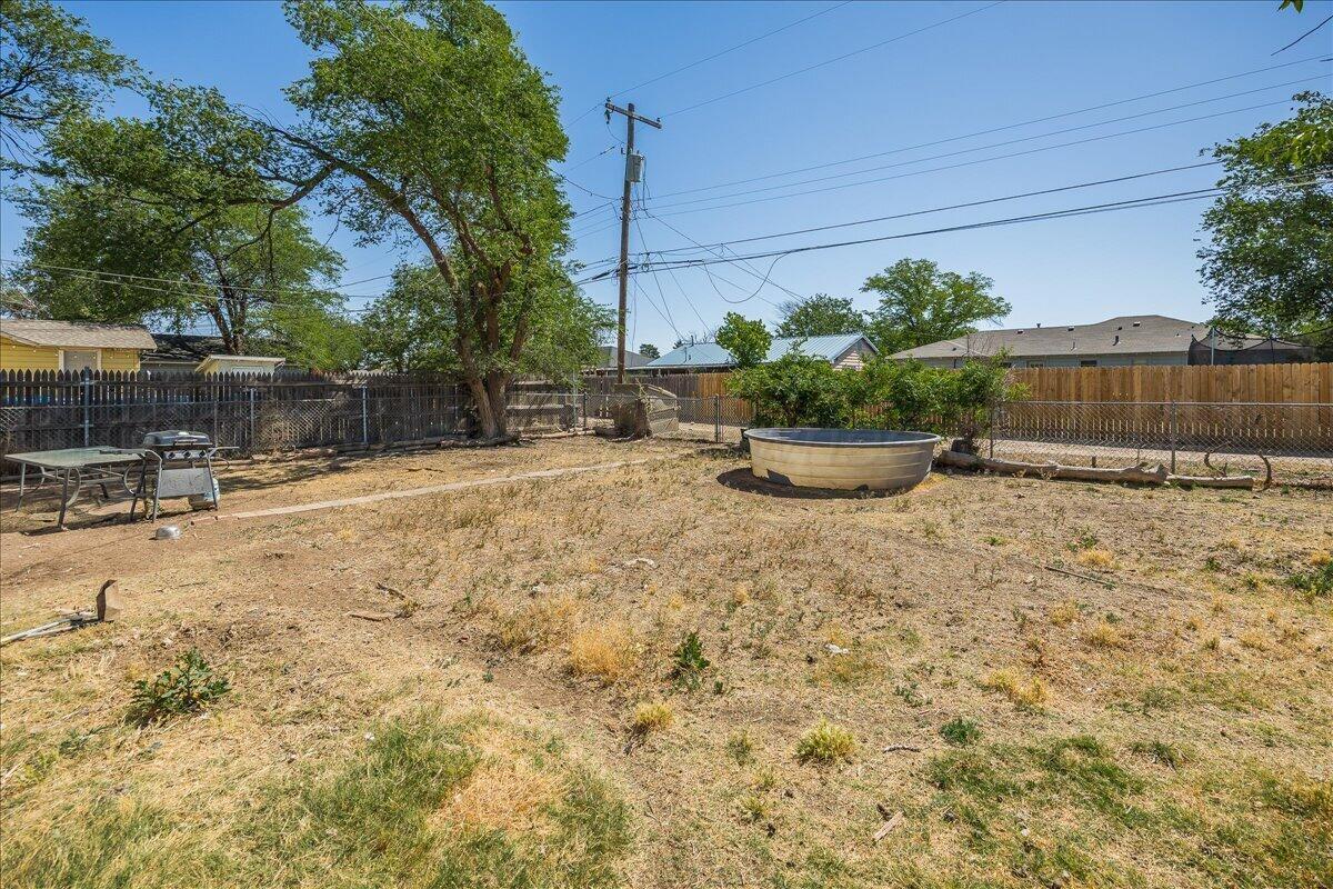 4011 Parker Street Amarillo, TX 79110 - Photo 17 of 17 a view of a backyard