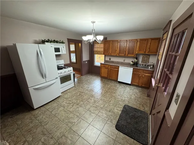 $1,800 | 399 Central Street, Burrillville, RI 02830