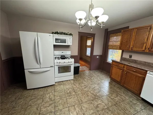 $1,600 | 399 Central Street, Burrillville, RI 02830