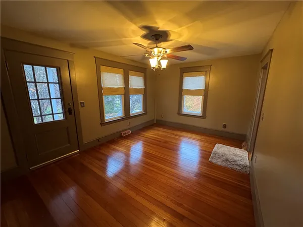 $1,600 | 399 Central Street, Burrillville, RI 02830