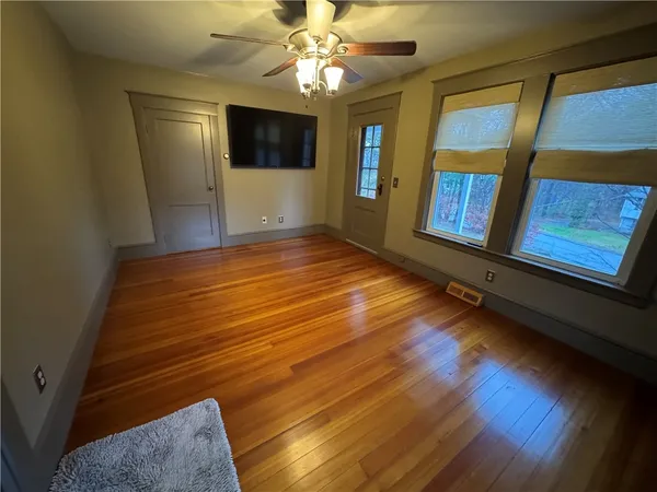 $1,600 | 399 Central Street, Burrillville, RI 02830