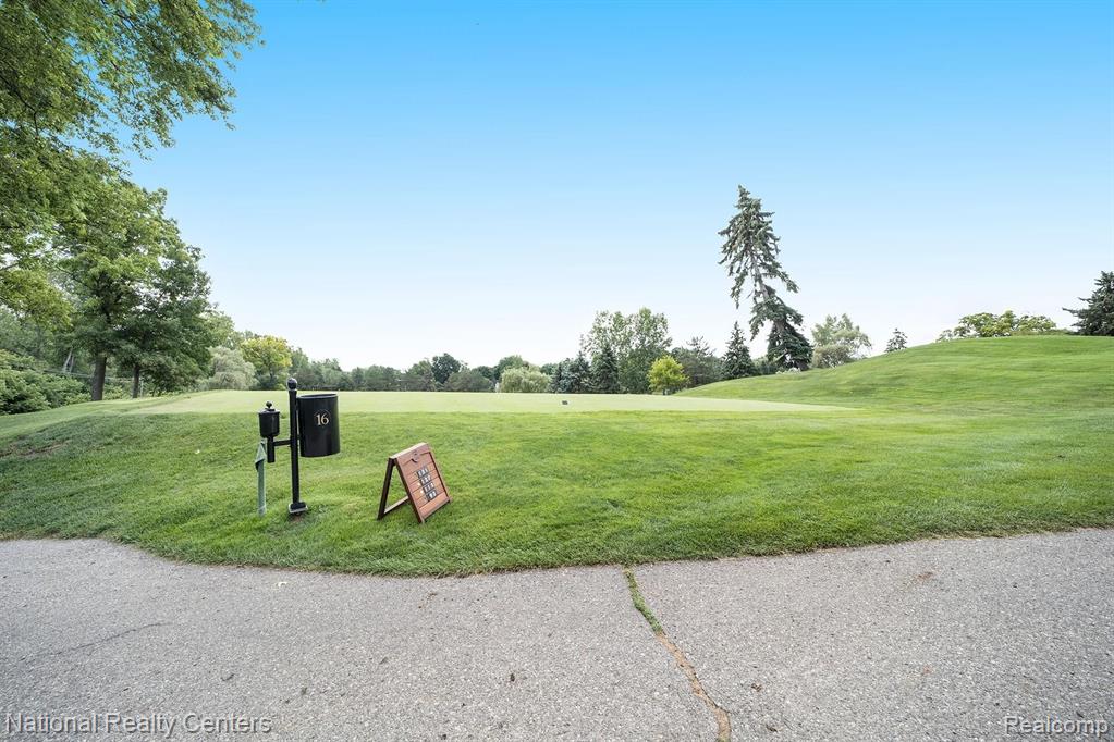 735 Oak Brook Ridge Drive Rochester Hills, MI 48307 - Photo 25 of 30