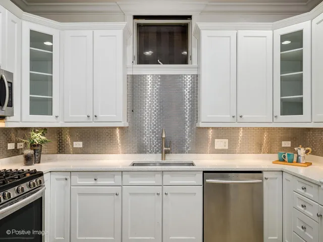 $399,900 | 5058 North Kimball Avenue, Unit G, Chicago, IL 60625