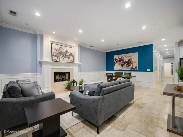 $399,900 | 5058 North Kimball Avenue, Unit G, Chicago, IL 60625