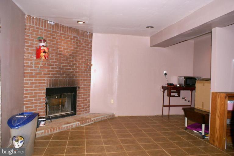 800 Harrogate Road Fredericksburg, VA 22406 - Photo 23 of 29 Finished Lower Level 2