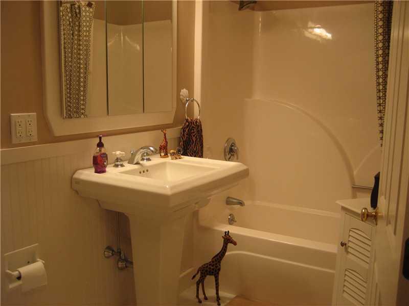 81 Cascade Road Old Orchard Beach, ME 04064 - Photo 22 of 32 Bathroom.