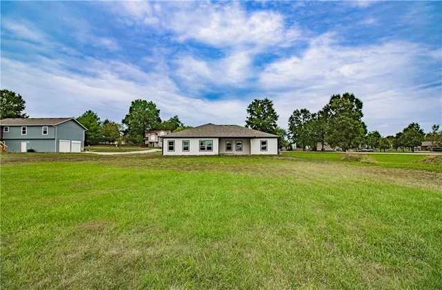 $395,900 | 125 Northwest 171 Road, Warrensburg, MO 64093