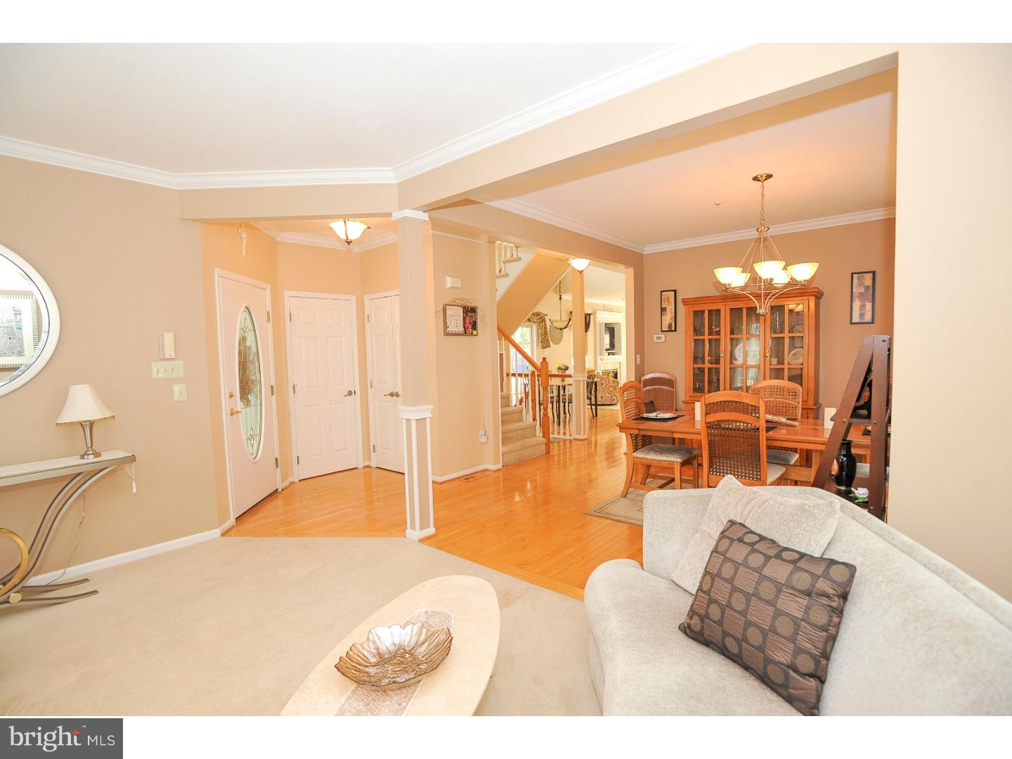 31 Valentine Road Ivyland, PA 18974 - Photo 4 of 25 Living Room