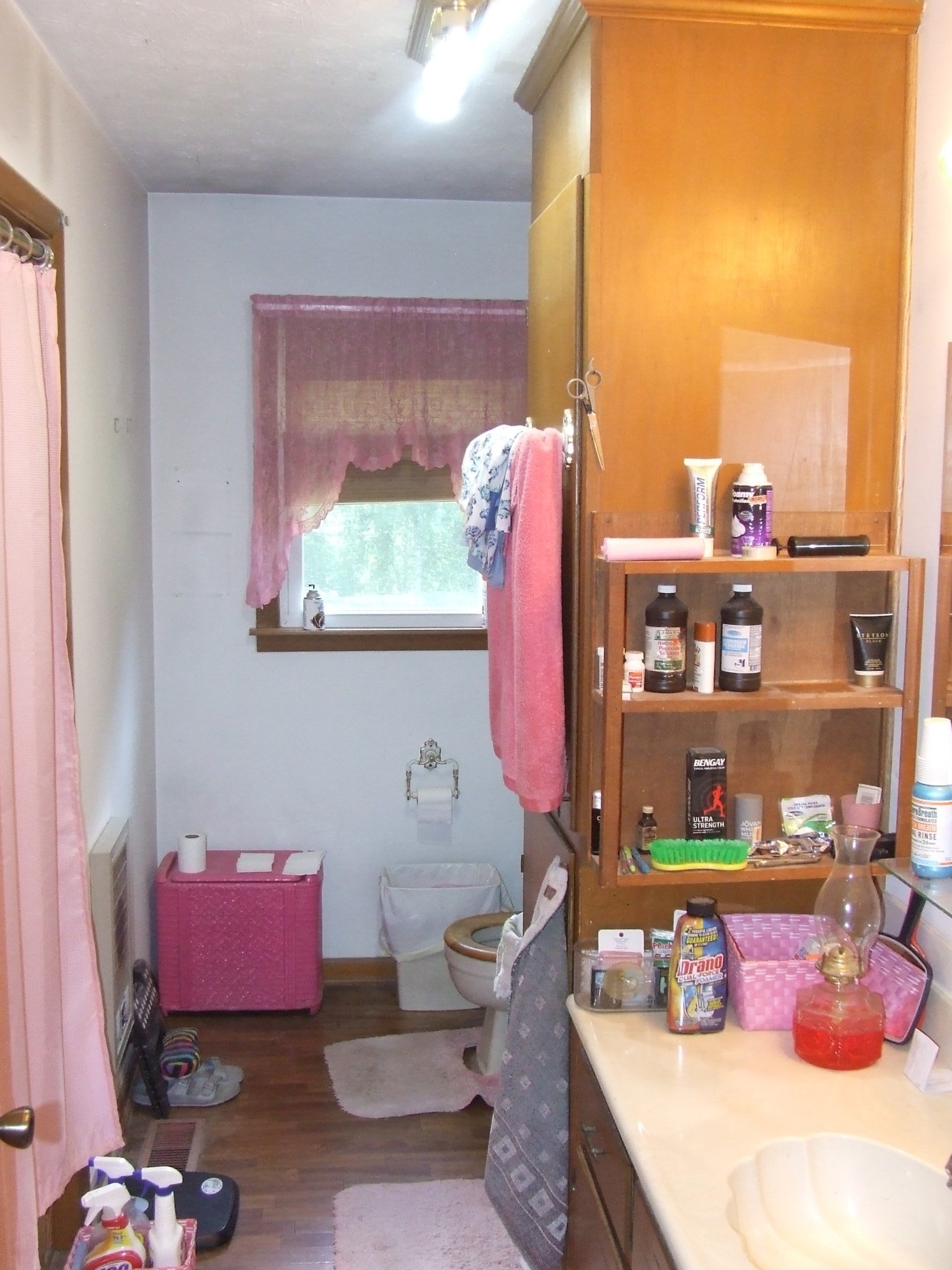 63 Sneed Road McMinnville, TN 37110 - Photo 20 of 22 a living room with furniture and a window