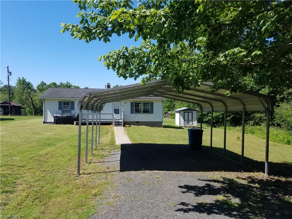 194 Kingston Road Eden, NC 27288 - Photo 3 of 17 Gallery Image 3