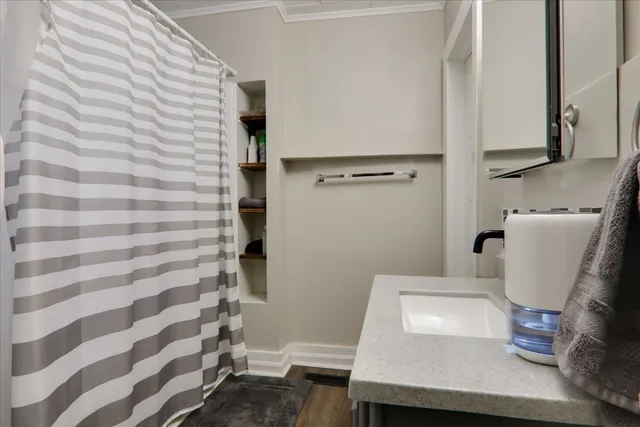 $189,900 | 910 North Center Street, Bloomington, IL 61701