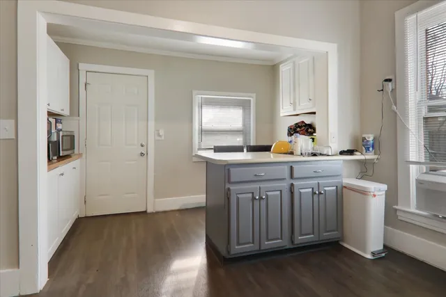 $189,900 | 910 North Center Street, Bloomington, IL 61701