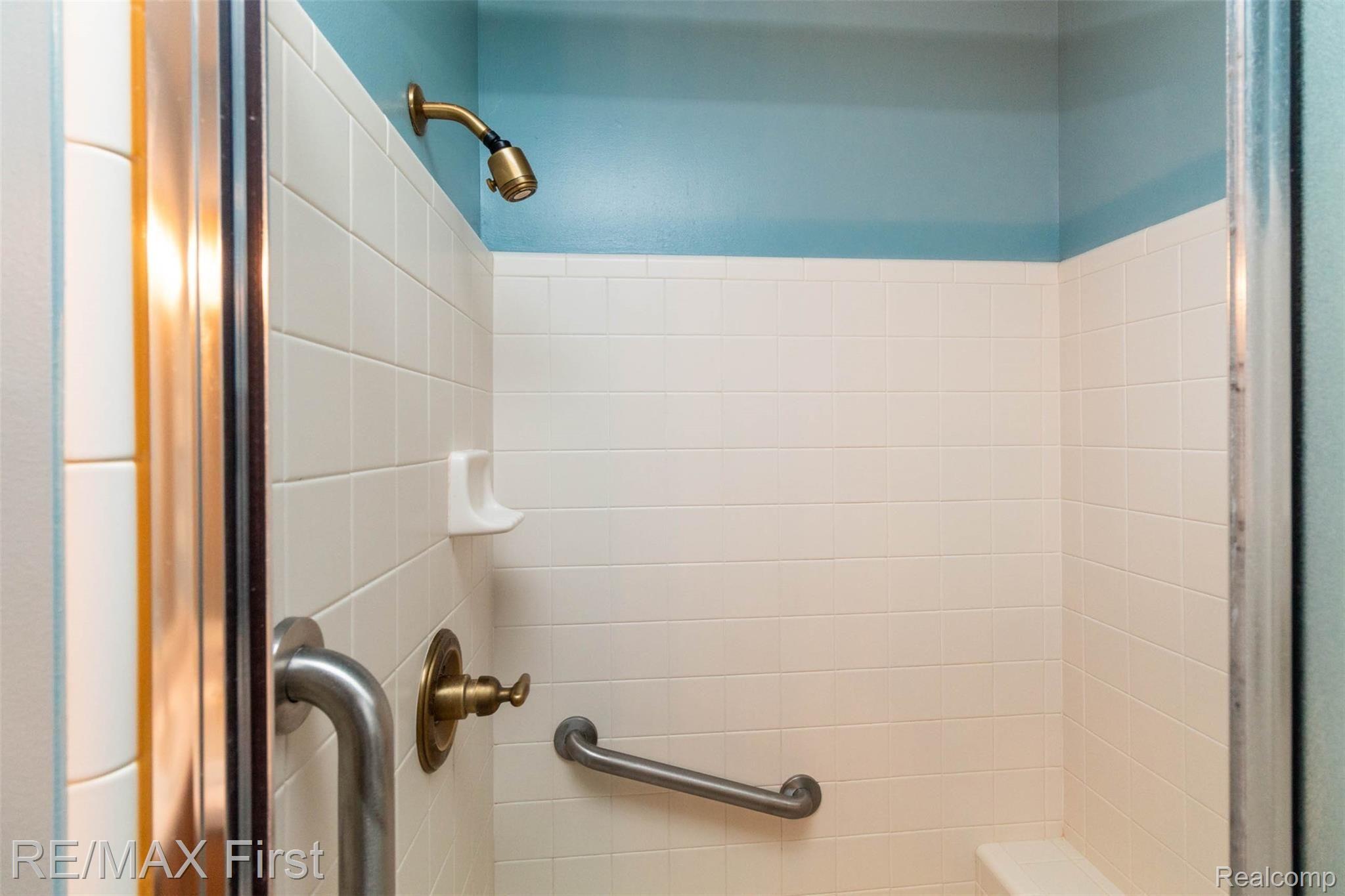 16683 Country Ridge Court Macomb, MI 48044 - Photo 18 of 35 interior (15).jpg