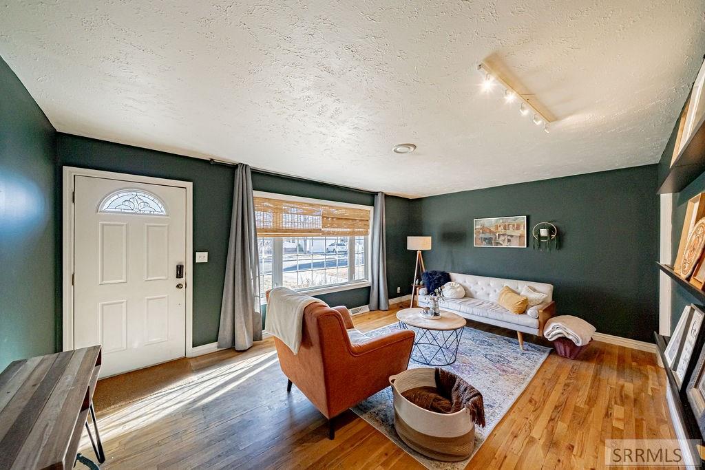 1960 Bittern Drive Ammon, ID 83406 - Photo 9 of 57