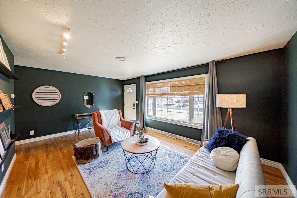 1960 Bittern Drive Ammon, ID 83406 - Photo 10 of 57