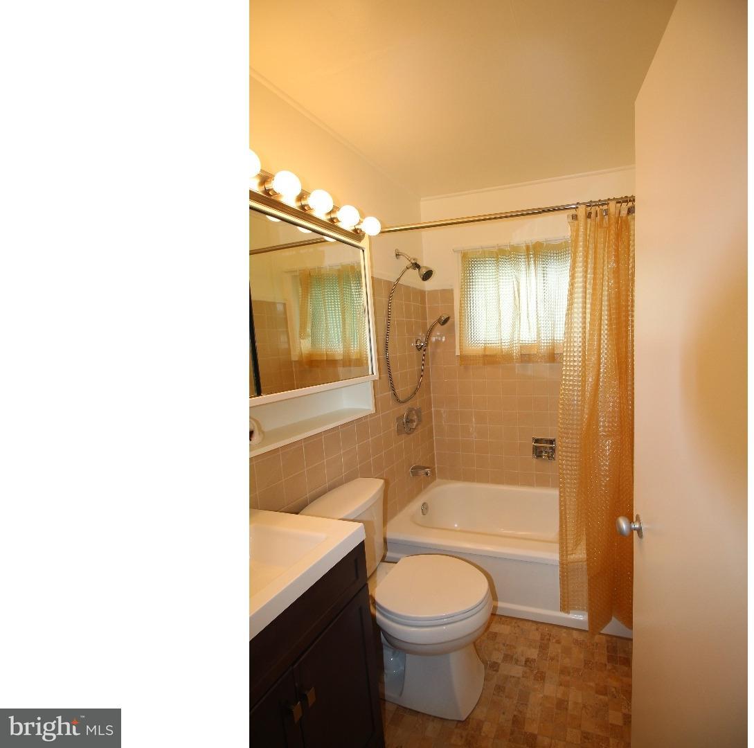 45 Conifer Road Levittown, PA 19057 - Photo 15 of 25 Bathroom