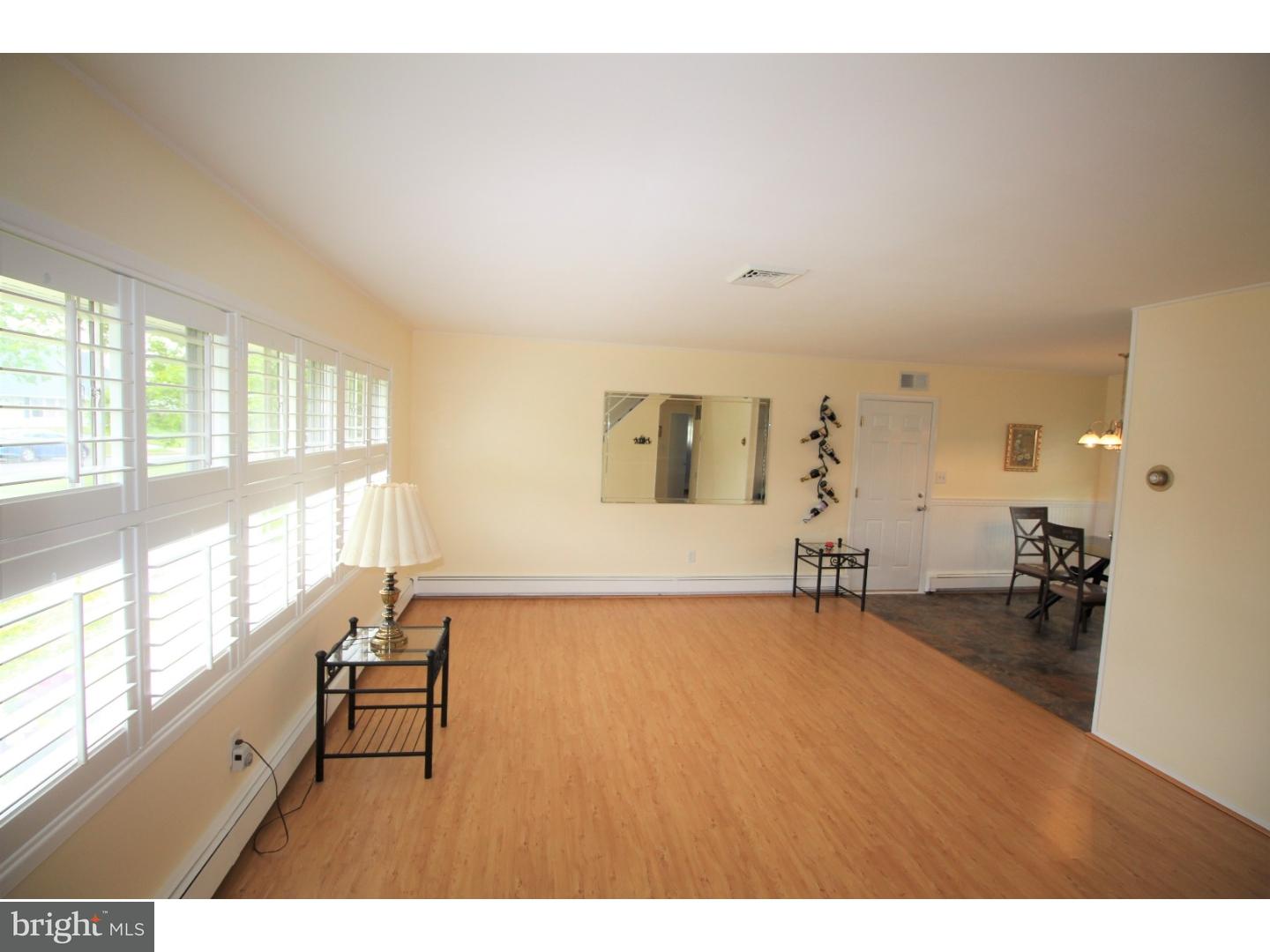 45 Conifer Road Levittown, PA 19057 - Photo 5 of 25 Living Room