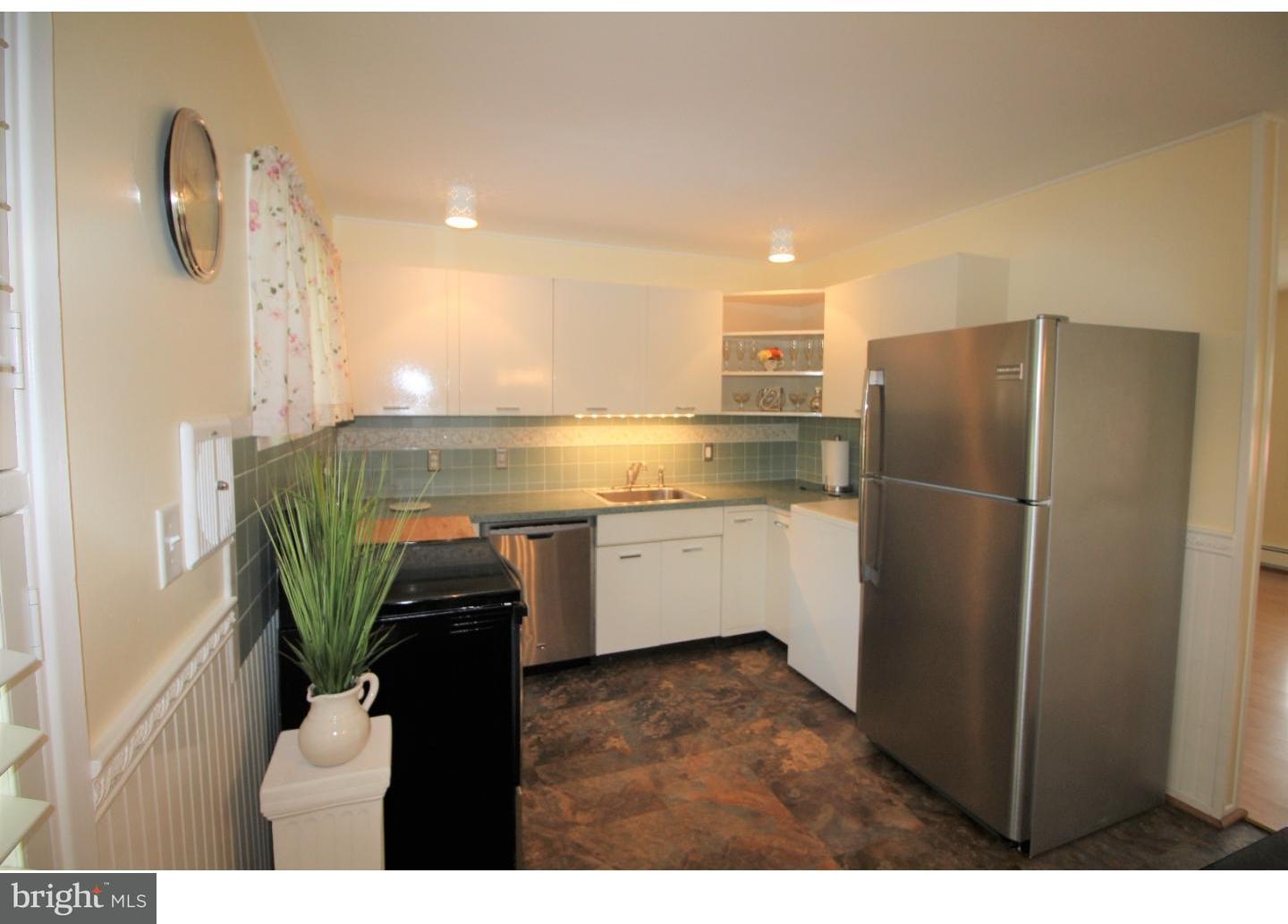 45 Conifer Road Levittown, PA 19057 - Photo 8 of 25 Kitchen